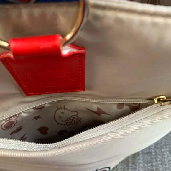 Hello Kitty Tote - Picture 8 of 9